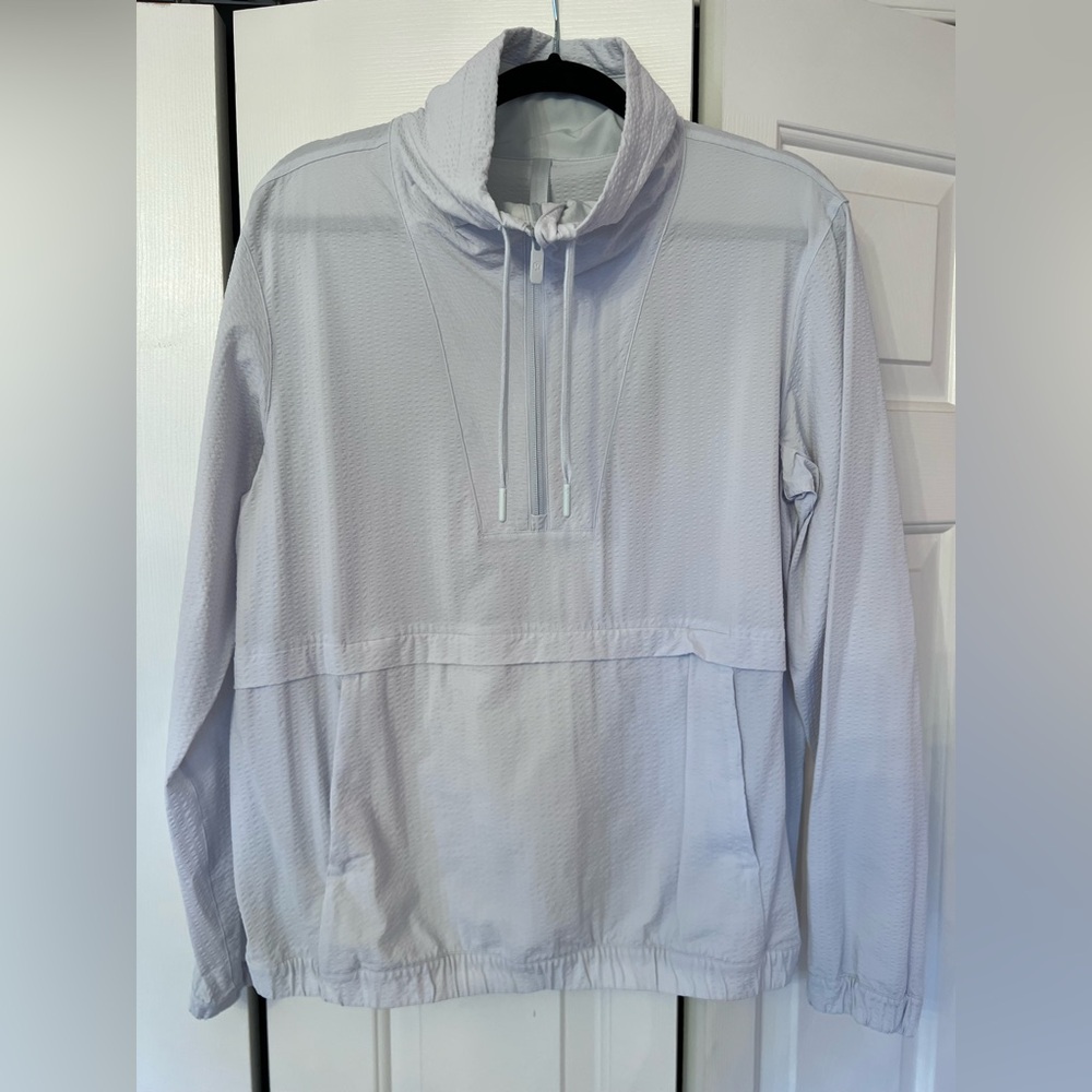 Women’s lululemon Pullover Jacket size 8